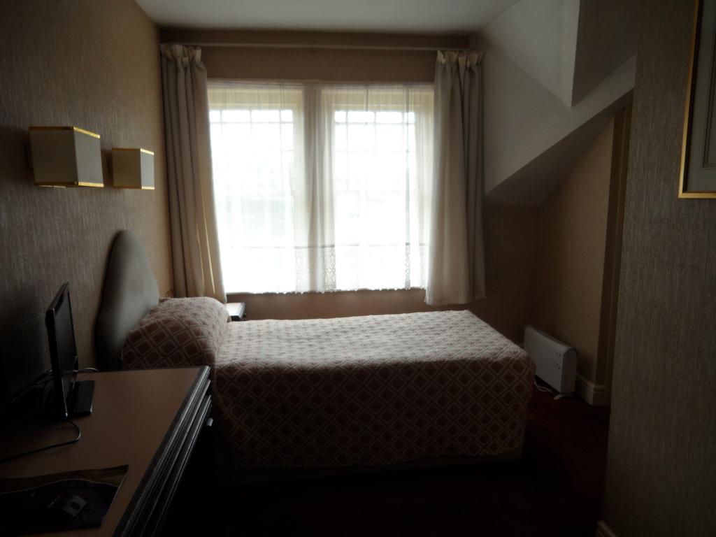 Glen Usk Hotel Лландриндод-Уэлс Экстерьер фото