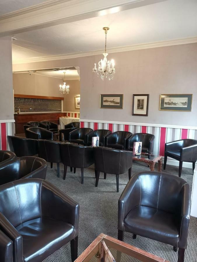 Glen Usk Hotel Лландриндод-Уэлс Экстерьер фото